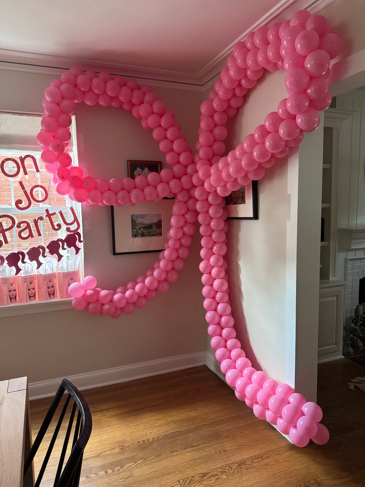Assembled Bow Balloon Garland