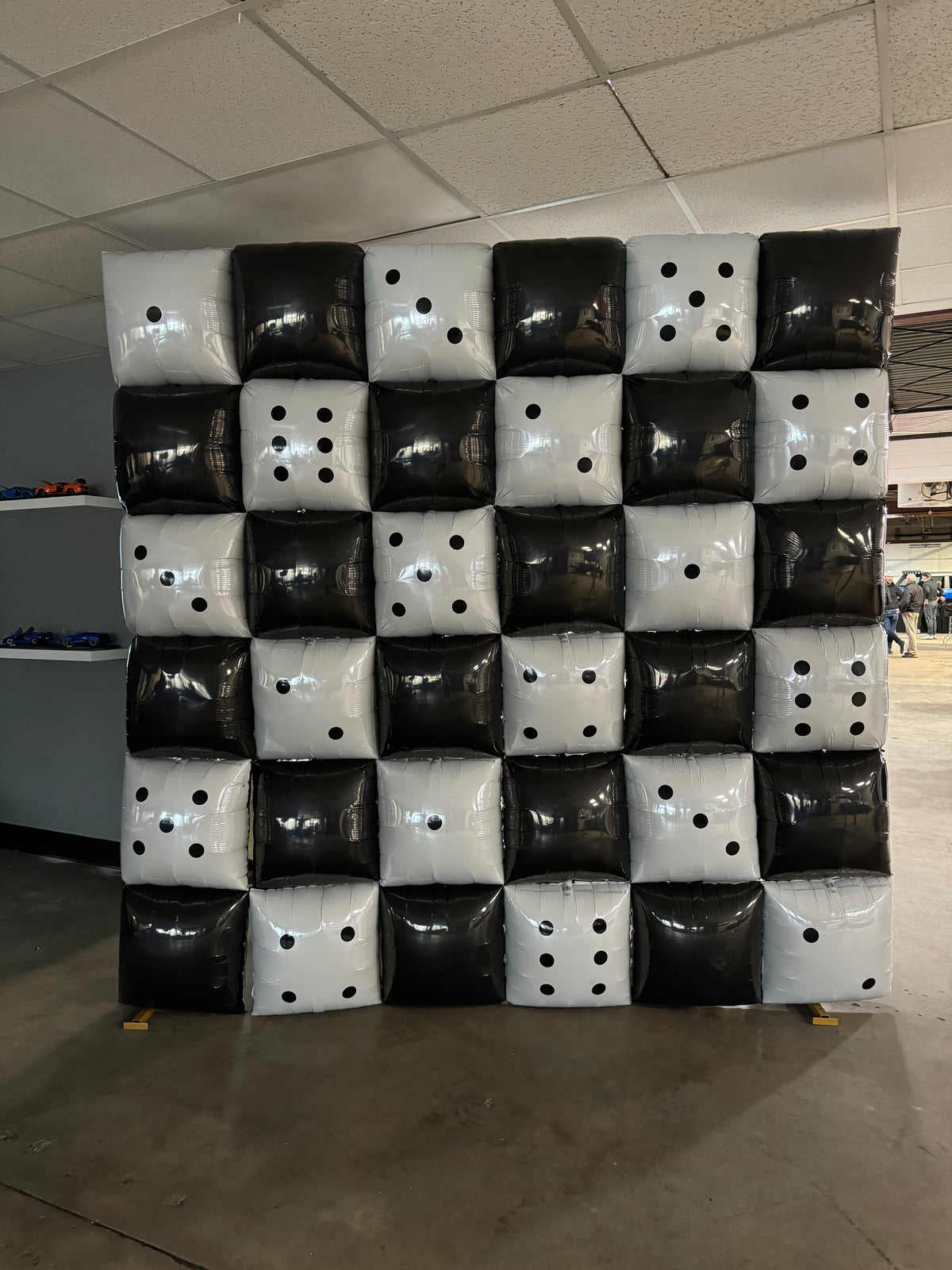 Foil Square Balloon Wall