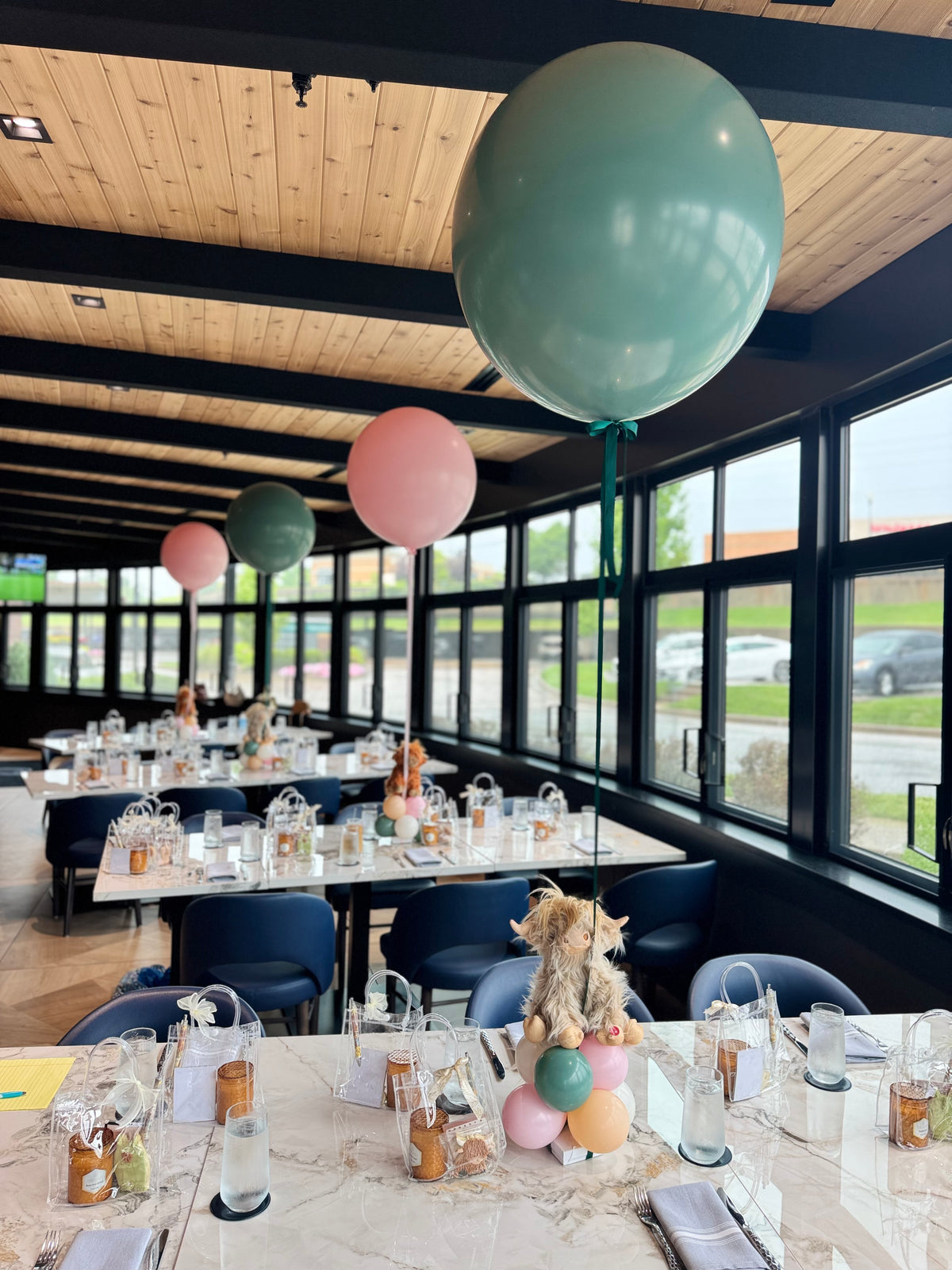 Jumbo Helium Balloon with Ribbon Bow