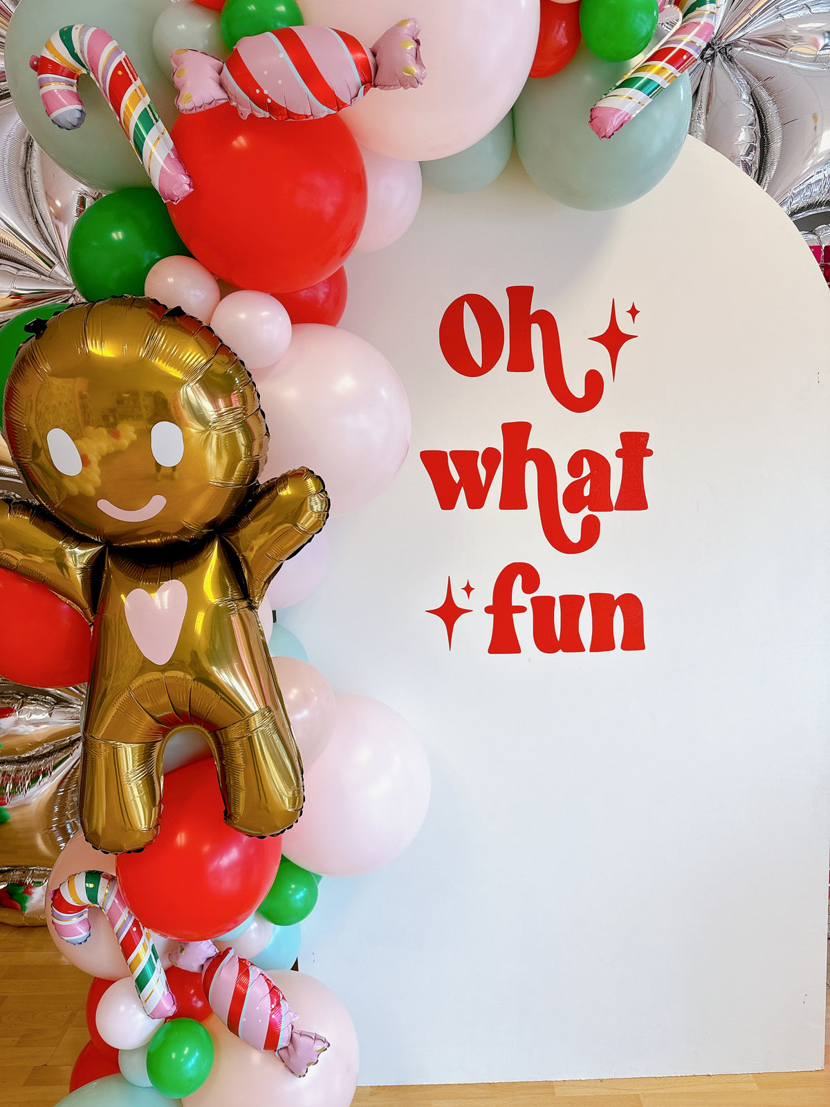 Gingerbread DIY Balloon Garland