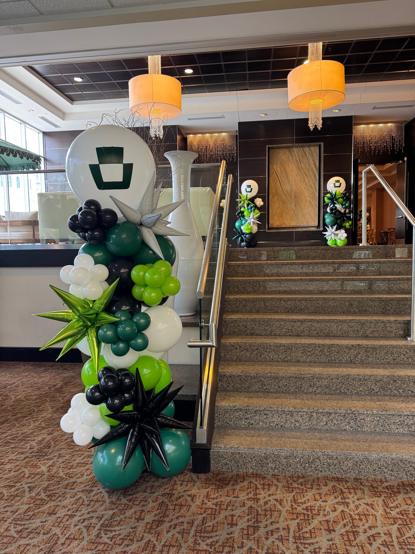 Custom Organic Balloon Column