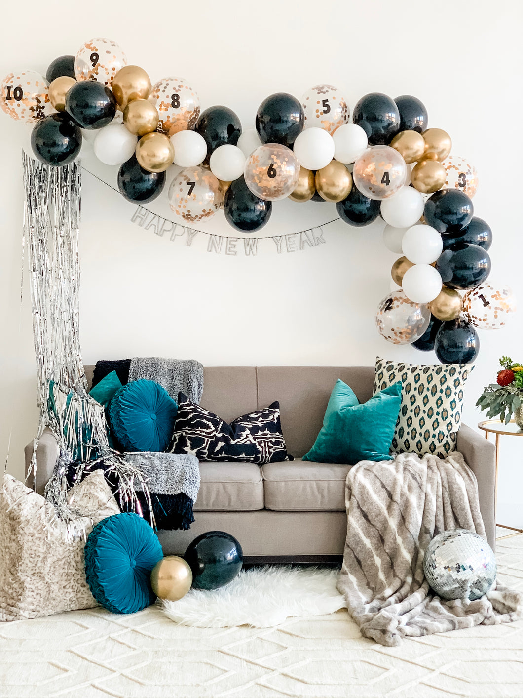 NYE 8’ Assembled Countdown Balloon Garland