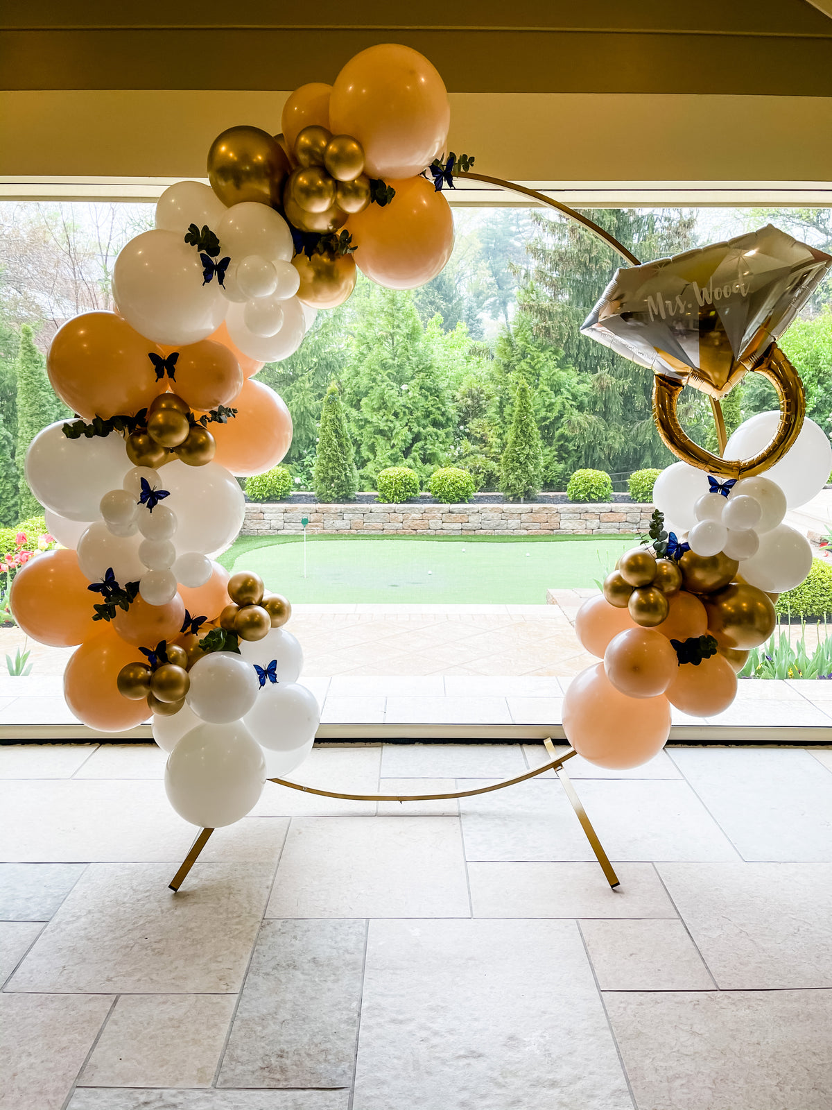 7.5’ Gold Circle Stand Rental